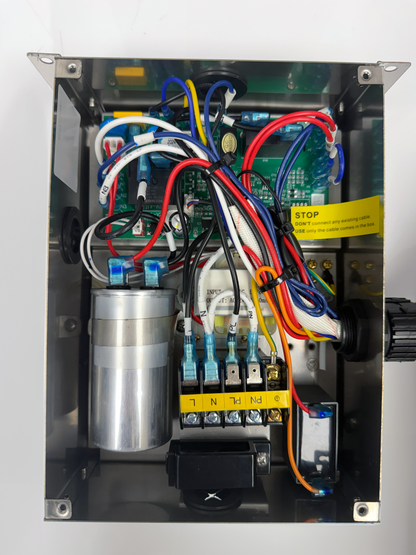 9,000 BTU Self-Contained Marine Air Conditioner & Heat Pump (208-230V)